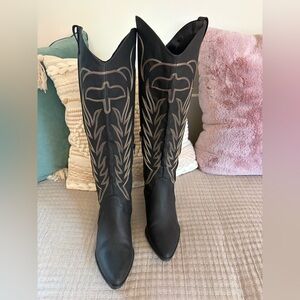 Black Western-Style Women's Boots Faux Leather